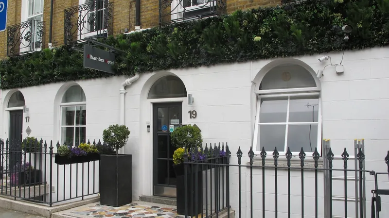 Alhambra Hotel, hotel at 20 Argyle Street in Camden, London
