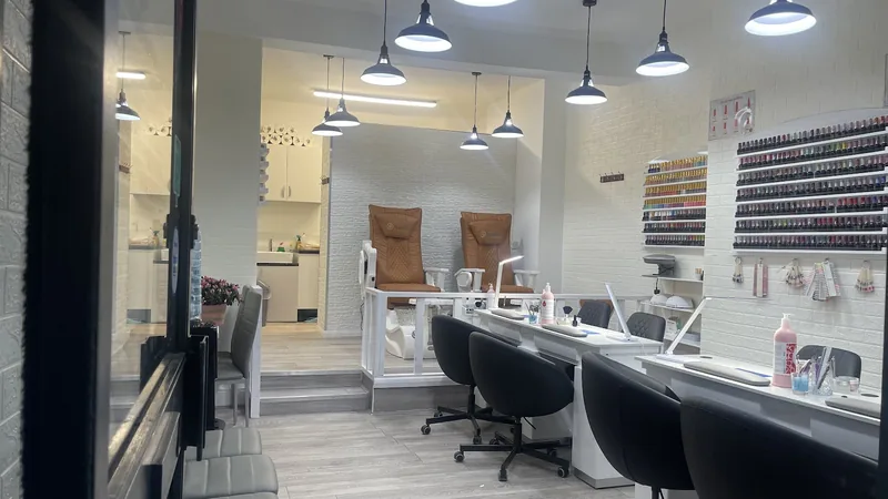 Chats Nails, beauty salon at 17 Chatsworth Road in Hackney, London